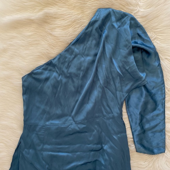 Elliatt Saronic One Shoulder Long Sleeve Blue Draped Front Dress - Picture 7 of 9